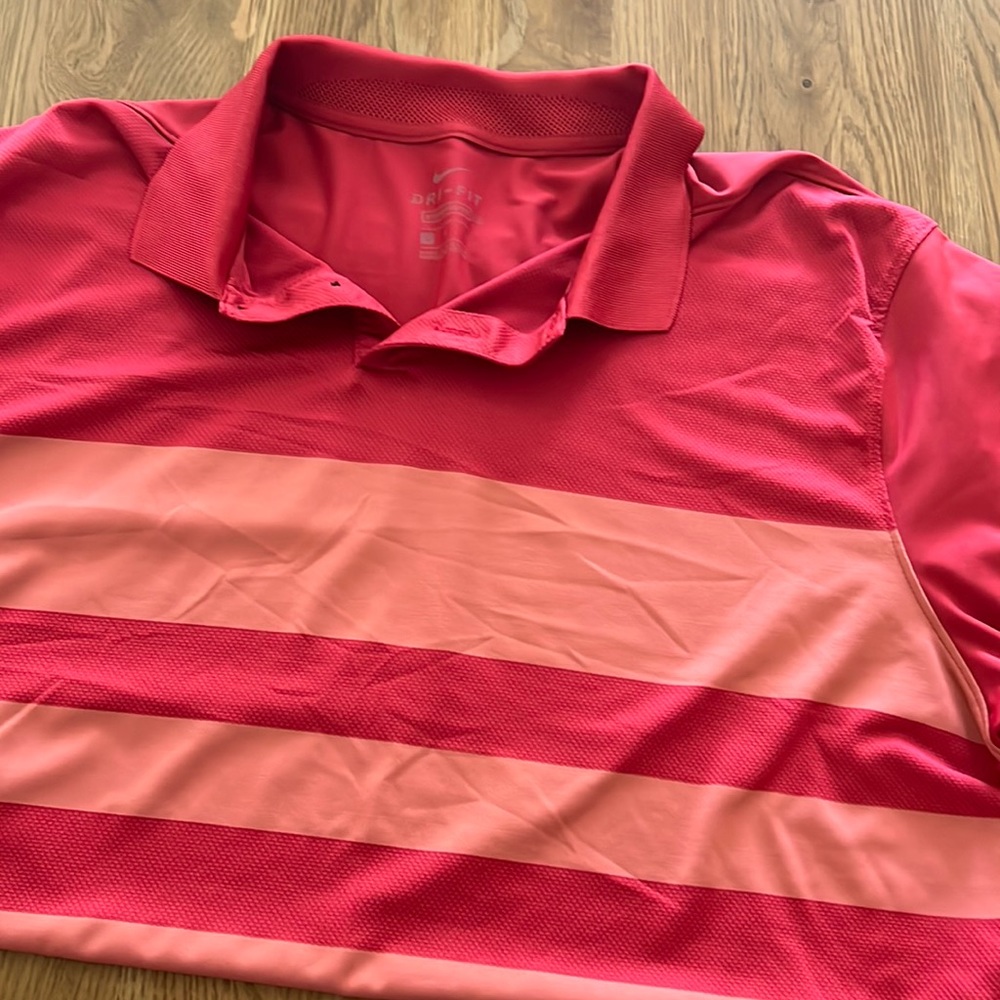 Mens Nike Golf Dri-Fit. Size Large. New without Tags.